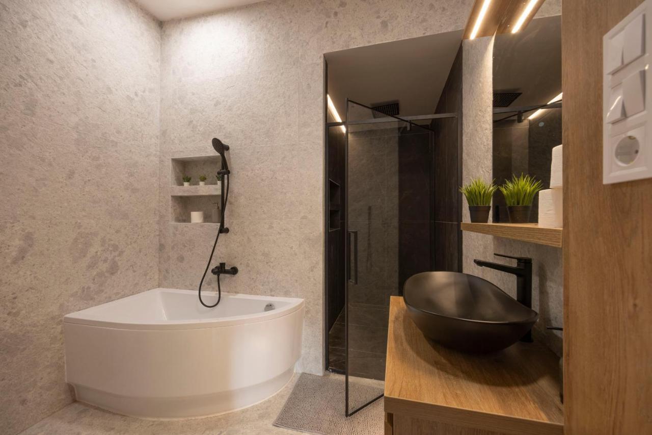 Luxurious & Spacious Central Residence With Balcony Βουδαπέστη Εξωτερικό φωτογραφία